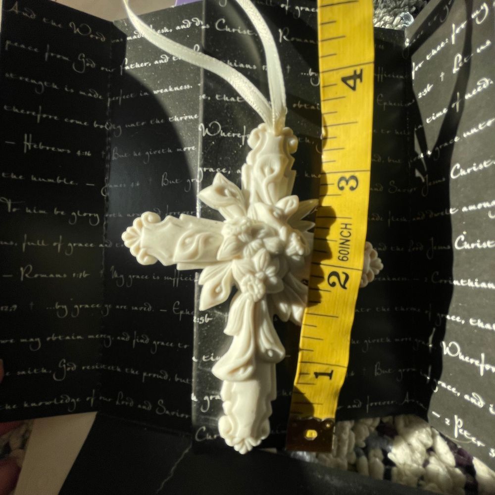 Pure Grace Faithful Love Cross Ornament Religious Home Decor White Floral NEW - Picture 8 of 8
